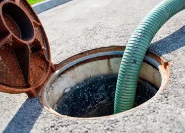 fontanero torrevieja limpiando vaciando fosa septica